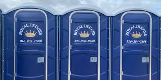 Best VIP or Luxury Restroom Trailers  in Tupelo, MS